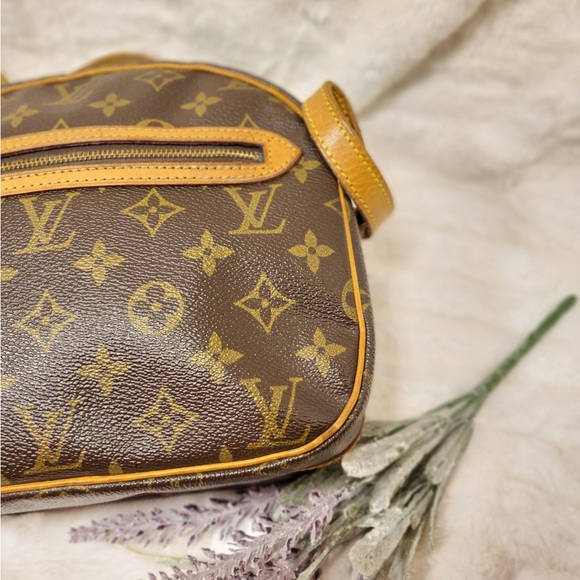 Authentic Louis Vuitton Senlis crossbody shoulder bag - Picture 9 of 15